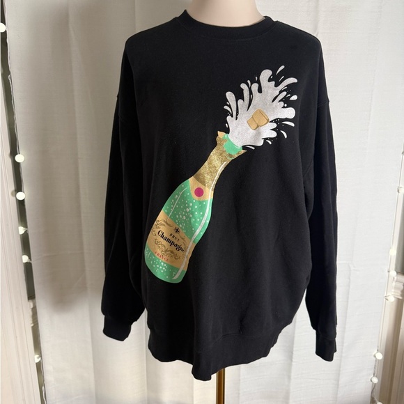 Goodie Two Sleeves Champagne Bottle Sweatshirt Black Pullover Crewneck Medium - Picture 1 of 6